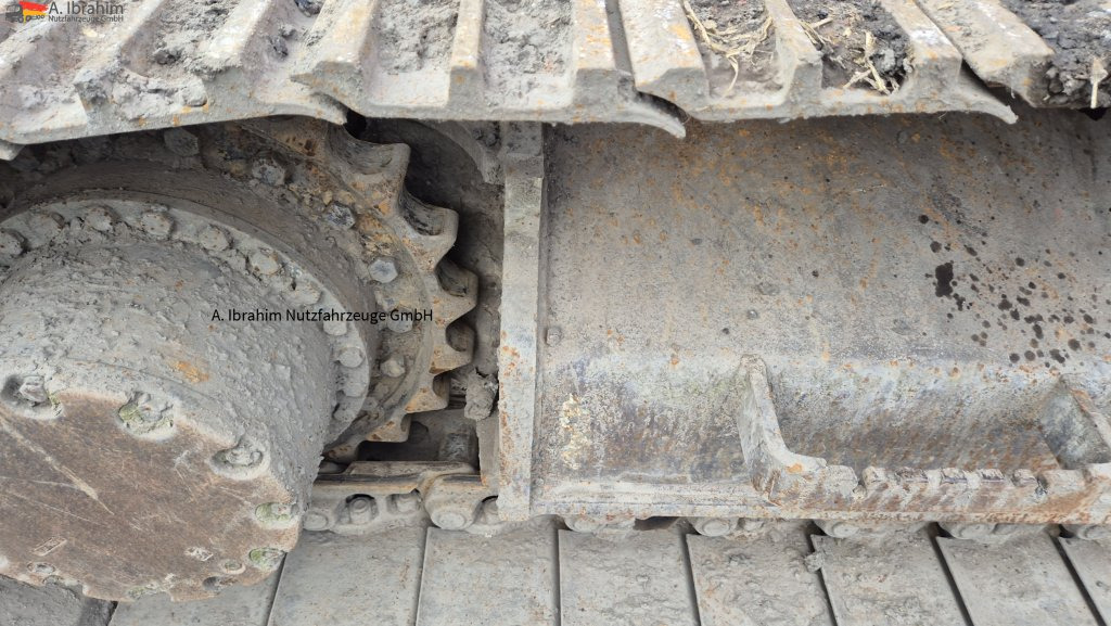 Hitachi 225 USLC - Верижен багер: снимка 4 Hitachi 225 USLC - Верижен багер: снимка 4