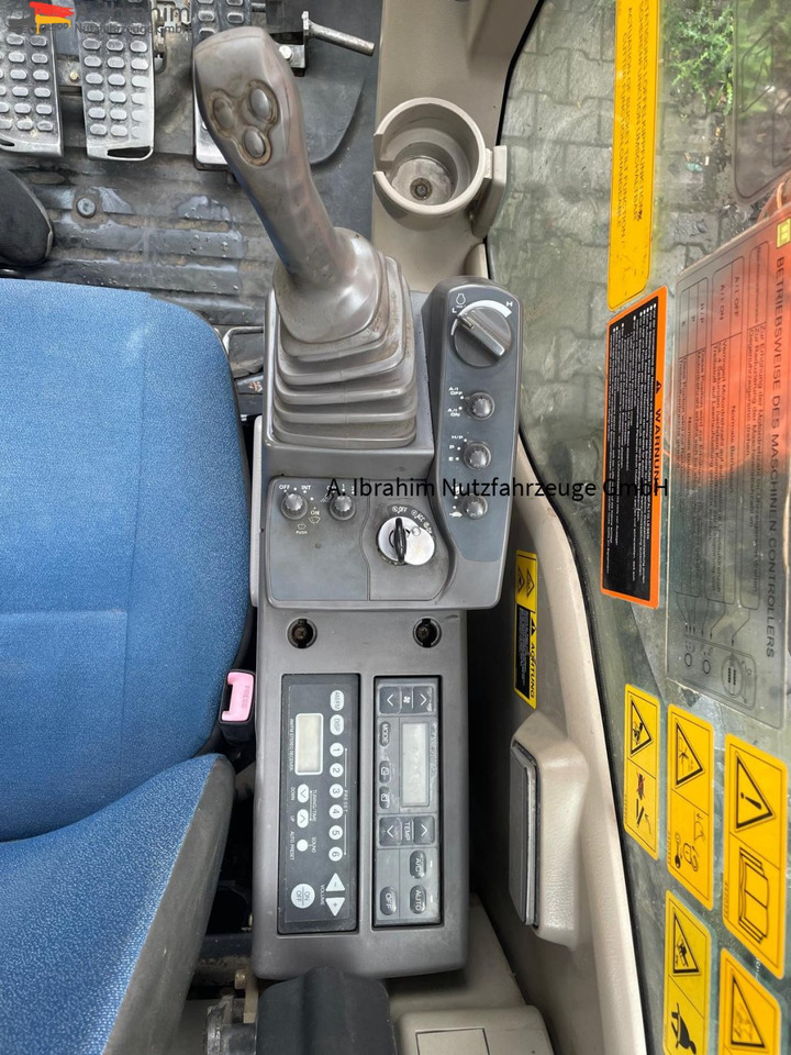 Hitachi ZX 225 USLC-3 | Oil Quick | Schnellwechsler | Klima - Верижен багер: снимка 3 Hitachi ZX 225 USLC-3 | Oil Quick | Schnellwechsler | Klima - Верижен багер: снимка 3