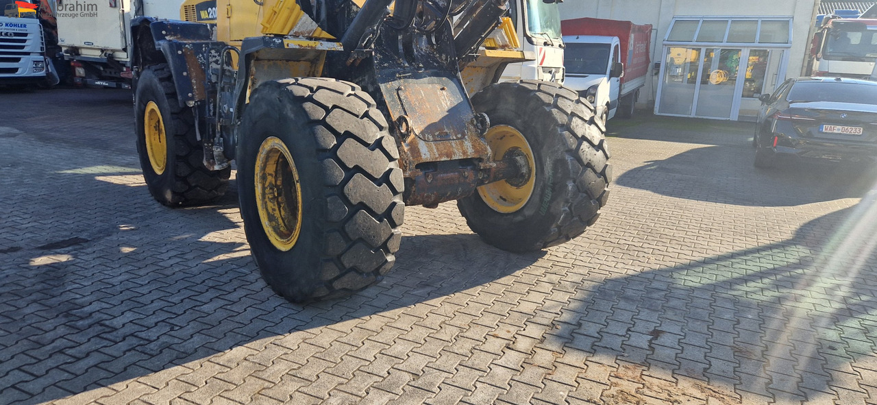 Komatsu WA 200 technisch ok. technische Wartung beim Komatsu Service - Колесен товарач: снимка 3 Komatsu WA 200 technisch ok. technische Wartung beim Komatsu Service - Колесен товарач: снимка 3