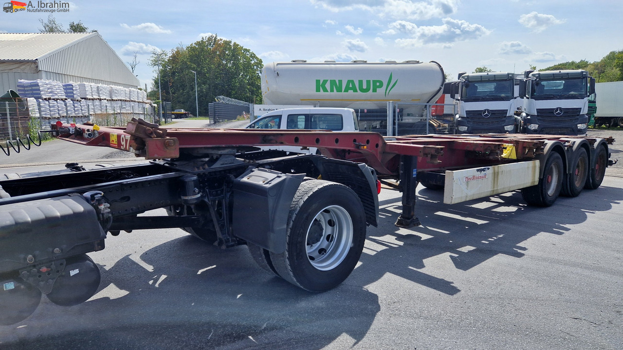 Контейнеровоз/ Сменна каросерия полуремарке Krone SD Containerchassis 2x 20, 30, 40 ft deutscher Auflieger, ausziehbar: снимка 9 Контейнеровоз/ Сменна каросерия полуремарке Krone SD Containerchassis 2x 20, 30, 40 ft deutscher Auflieger, ausziehbar: снимка 9