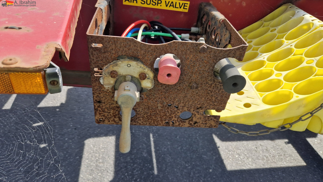 Контейнеровоз/ Сменна каросерия полуремарке Krone SD Containerchassis 2x 20, 30, 40 ft deutscher Auflieger, ausziehbar: снимка 13 Контейнеровоз/ Сменна каросерия полуремарке Krone SD Containerchassis 2x 20, 30, 40 ft deutscher Auflieger, ausziehbar: снимка 13