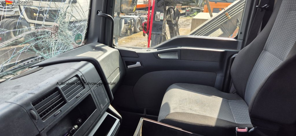 MAN TGL 8.150 4X2 BL Unfallschaden bedingt fahrbereit, Motor ok - Лекотоварен автомобил: снимка 2 MAN TGL 8.150 4X2 BL Unfallschaden bedingt fahrbereit, Motor ok - Лекотоварен автомобил: снимка 2