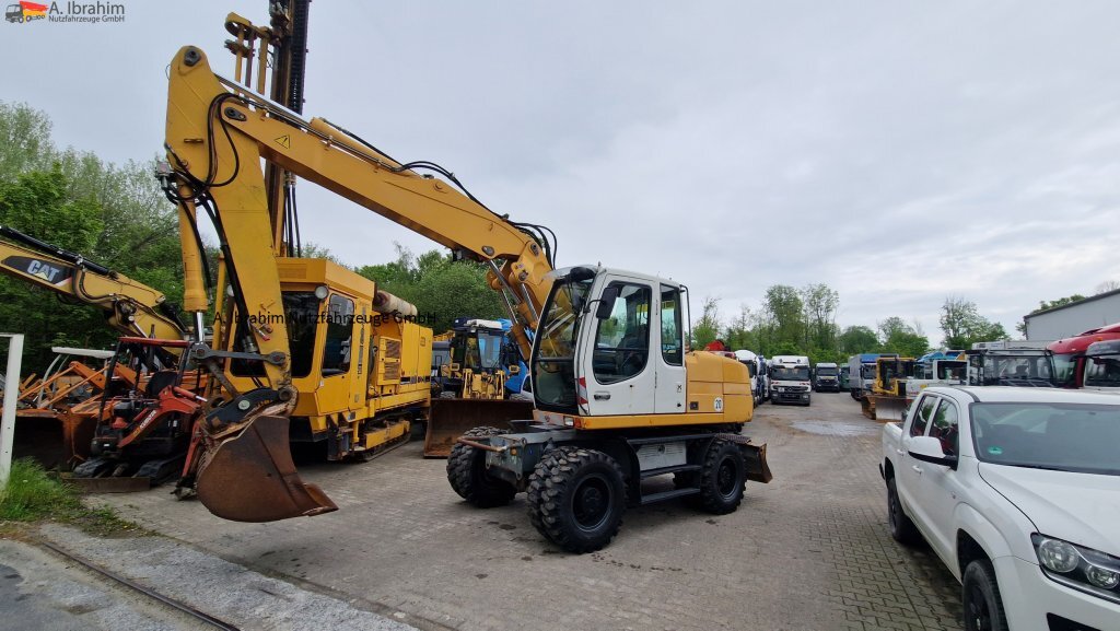 Liebherr A316 Schnellwechsler, Hammerverrohrung, Verstellausleger - Мини багер: снимка 1 Liebherr A316 Schnellwechsler, Hammerverrohrung, Verstellausleger - Мини багер: снимка 1