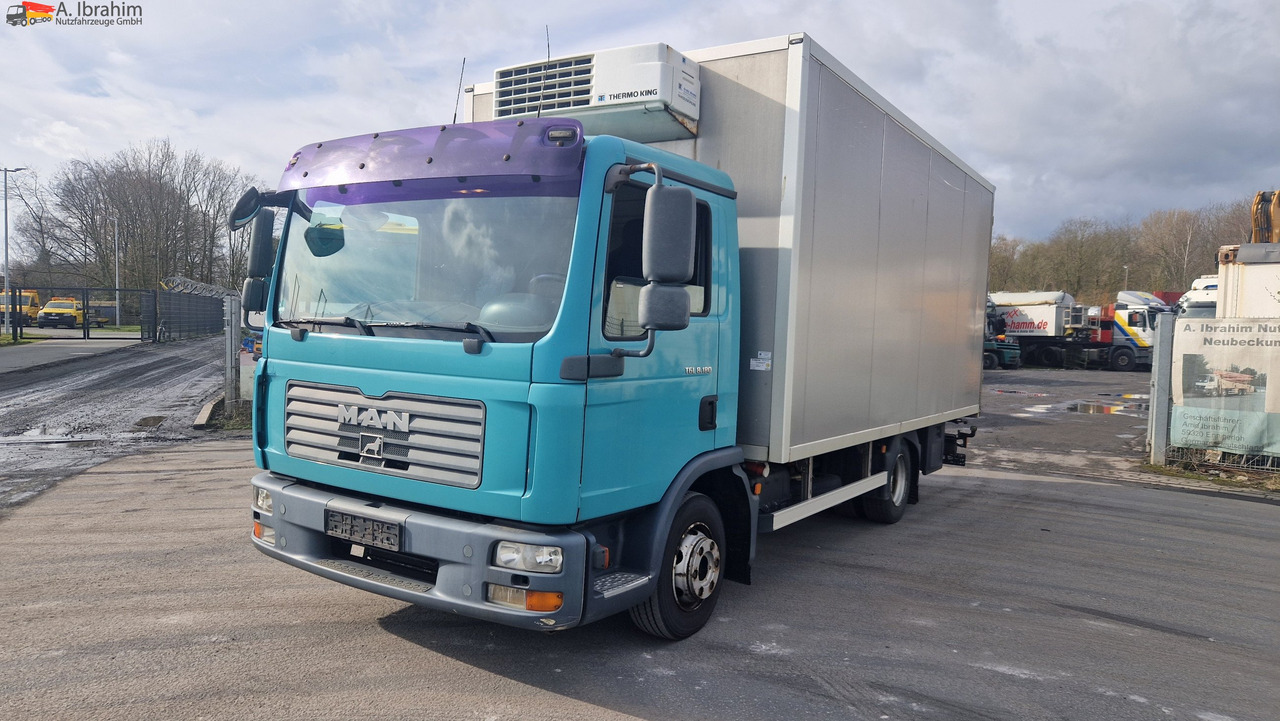 MAN 8.180 Thermokingkühlung - 30 ° sauber, 3. Gang kratzt, voll fahrbereit - Рефрижератор камион: снимка 1 MAN 8.180 Thermokingkühlung - 30 ° sauber, 3. Gang kratzt, voll fahrbereit - Рефрижератор камион: снимка 1