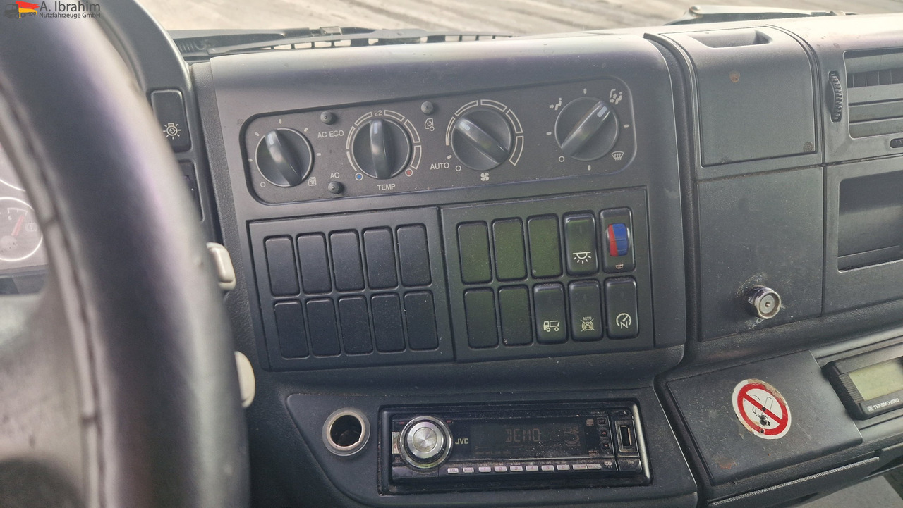 MAN 8.180 Thermokingkühlung - 30 ° voll fahrbereit - Рефрижератор камион: снимка 2 MAN 8.180 Thermokingkühlung - 30 ° voll fahrbereit - Рефрижератор камион: снимка 2