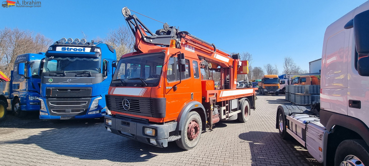 Mercedes-Benz 1722 Dachdeckerkran Cormach 30000 TECH, - Камион с кран, Бордови камион: снимка 1 Mercedes-Benz 1722 Dachdeckerkran Cormach 30000 TECH, - Камион с кран, Бордови камион: снимка 1
