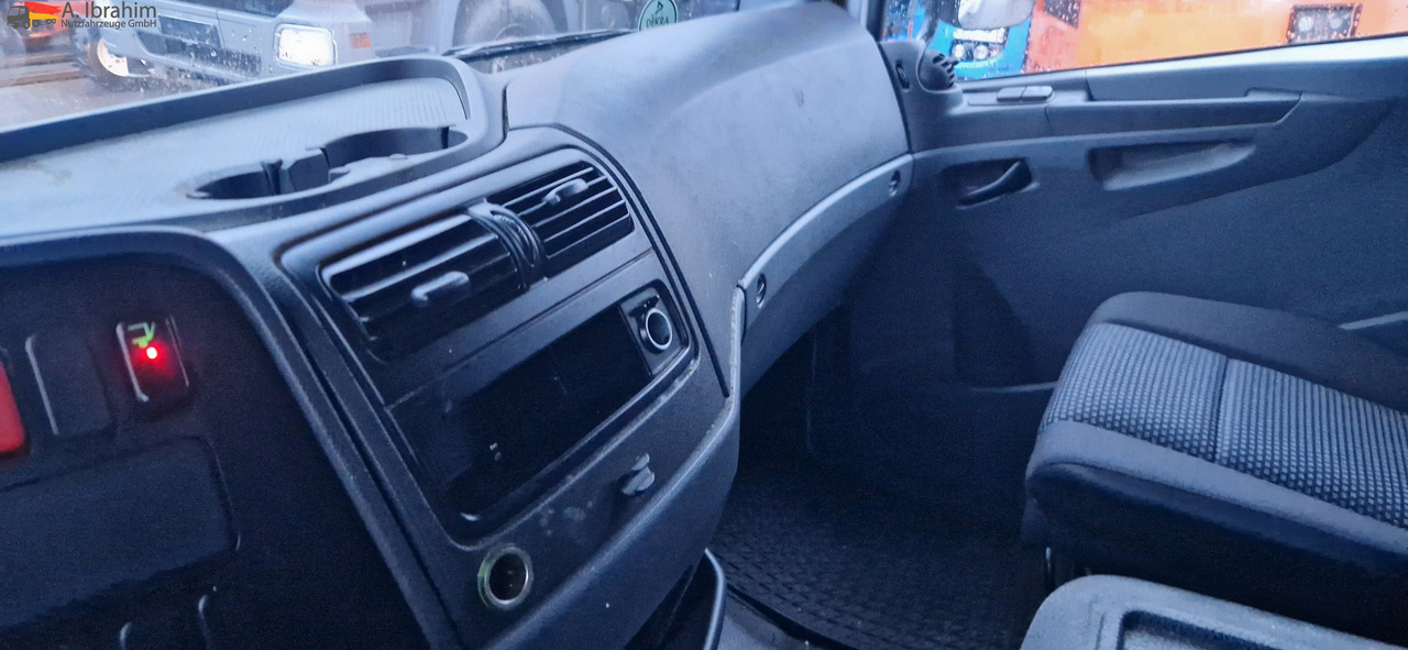 Mercedes-Benz 816 Koffer, LBW - Лекотоварен автомобил фургон: снимка 2 Mercedes-Benz 816 Koffer, LBW - Лекотоварен автомобил фургон: снимка 2