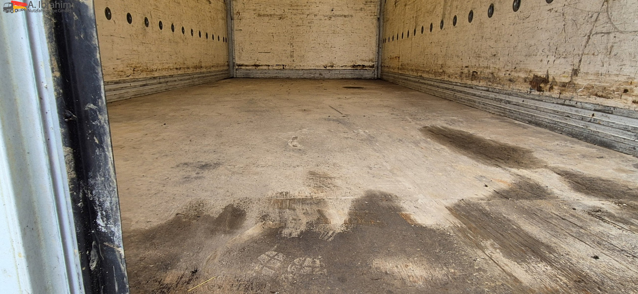 Mercedes-Benz 817 Möbelkoffer - Лекотоварен автомобил фургон: снимка 3 Mercedes-Benz 817 Möbelkoffer - Лекотоварен автомобил фургон: снимка 3