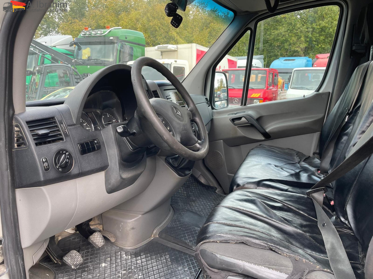 Mercedes-Benz Sprinter DB 319 CDI Geschlossen Kasten | 15 m³ | V6 | 4.5 m Radstand - Товарен бус: снимка 3 Mercedes-Benz Sprinter DB 319 CDI Geschlossen Kasten | 15 m³ | V6 | 4.5 m Radstand - Товарен бус: снимка 3