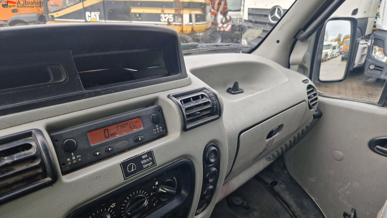 Renault 52AF, zwillingsbereift 2.8 nicht neu, aber läuft, - Товарен бус: снимка 5 Renault 52AF, zwillingsbereift 2.8 nicht neu, aber läuft, - Товарен бус: снимка 5