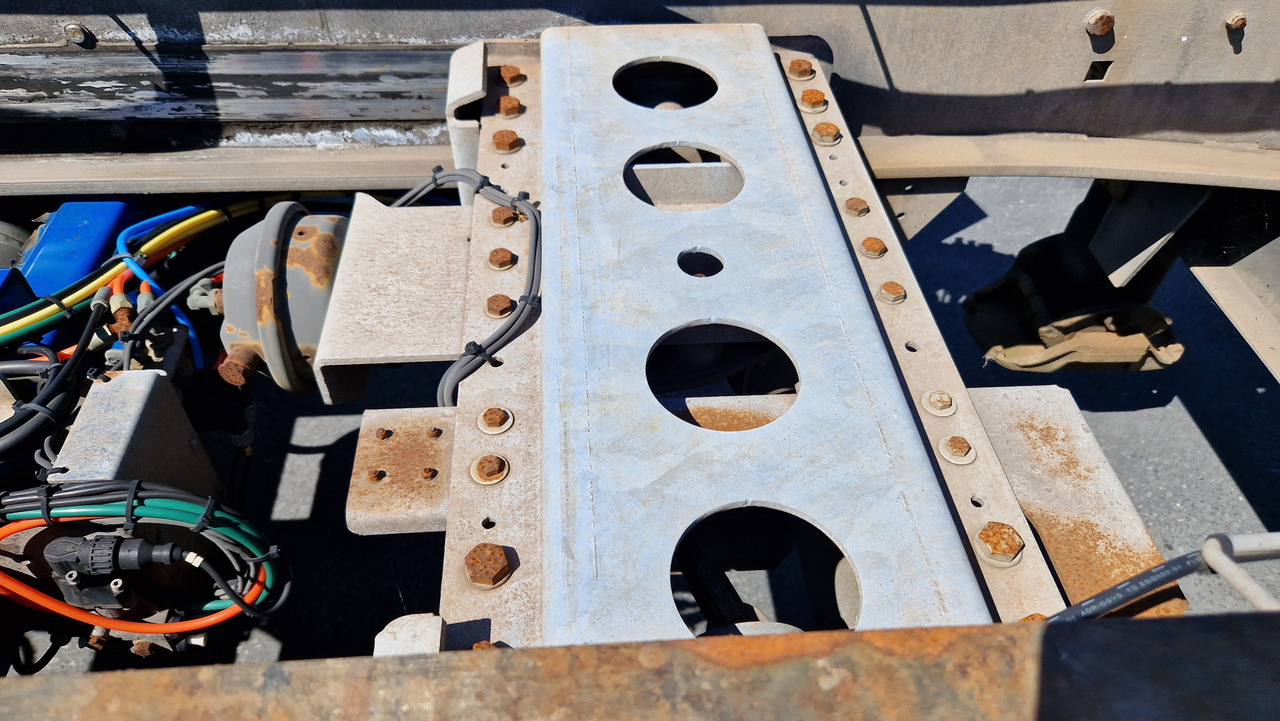 Schmitz SCF 24G Slider - Контейнеровоз/ Сменна каросерия полуремарке: снимка 2 Schmitz SCF 24G Slider - Контейнеровоз/ Сменна каросерия полуремарке: снимка 2