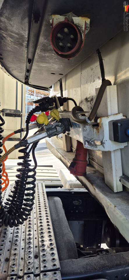 Schmitz SKO 24 Stirnwandschaden, voll fahrbereit Schmitz Kühlaggregat - Рефрижератор полуремарке: снимка 5 Schmitz SKO 24 Stirnwandschaden, voll fahrbereit Schmitz Kühlaggregat - Рефрижератор полуремарке: снимка 5