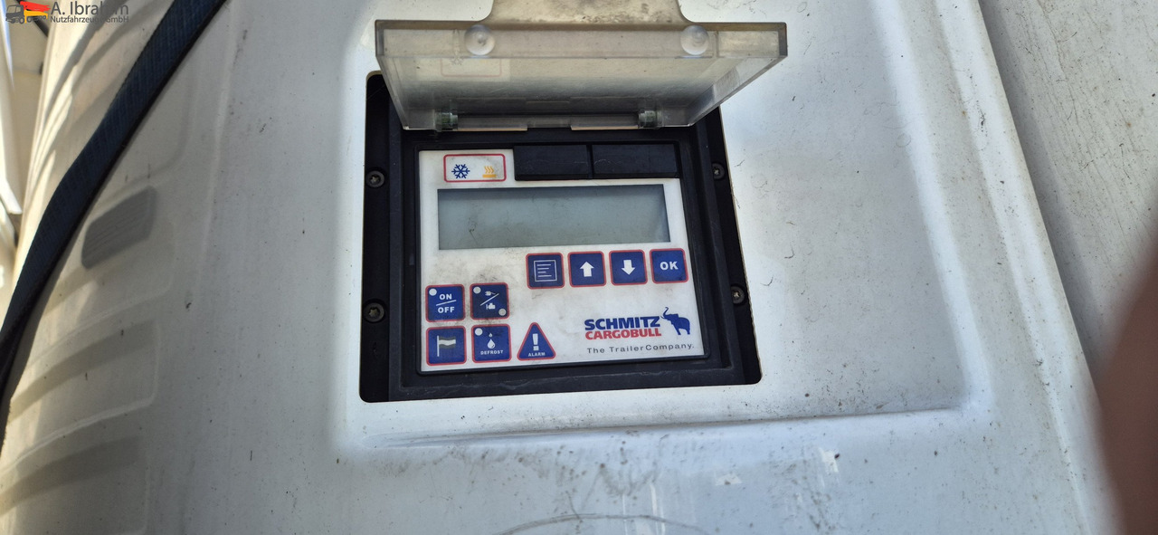 Schmitz SKO 24 Stirnwandschaden, voll fahrbereit Schmitz Kühlaggregat - Рефрижератор полуремарке: снимка 3 Schmitz SKO 24 Stirnwandschaden, voll fahrbereit Schmitz Kühlaggregat - Рефрижератор полуремарке: снимка 3