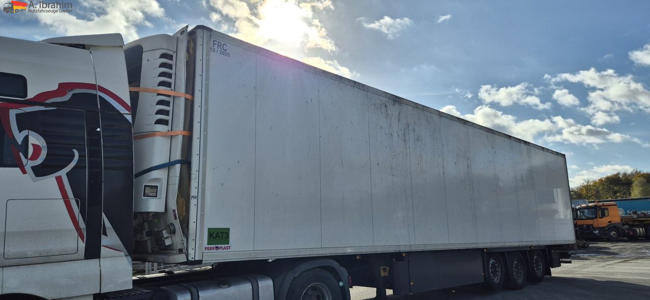 Schmitz SKO 24 Stirnwandschaden, voll fahrbereit Schmitz Kühlaggregat - Рефрижератор полуремарке: снимка 1 Schmitz SKO 24 Stirnwandschaden, voll fahrbereit Schmitz Kühlaggregat - Рефрижератор полуремарке: снимка 1