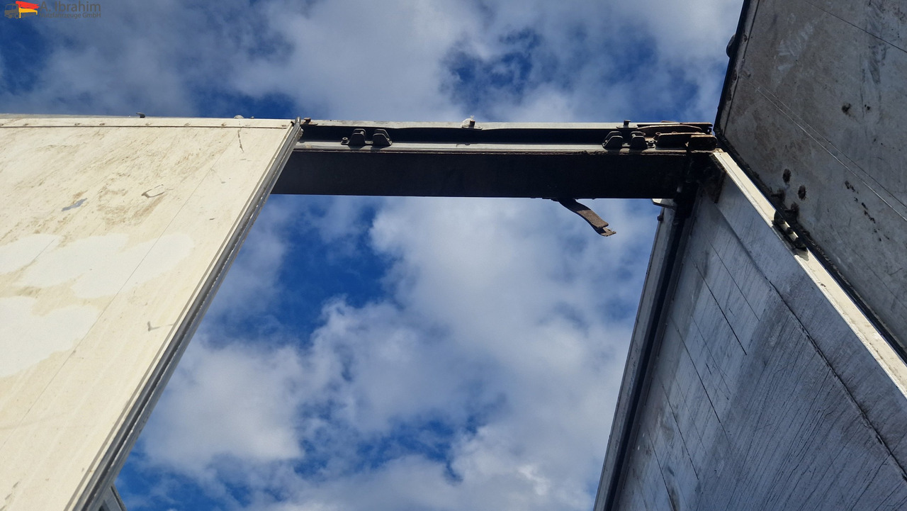 Schmitz SW 24 Schubboden, Liftachse,Ersatzradhalterung Kabelfernbedienung, Trichter - С плъзгащ под полуремарке: снимка 4 Schmitz SW 24 Schubboden, Liftachse,Ersatzradhalterung Kabelfernbedienung, Trichter - С плъзгащ под полуремарке: снимка 4