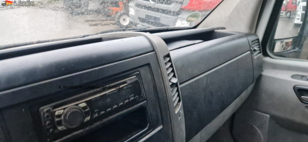 VW Crafter 2.5 Diesel - Товарен бус: снимка 2 VW Crafter 2.5 Diesel - Товарен бус: снимка 2