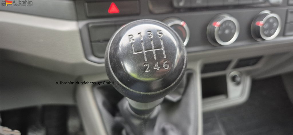 VW Crafter LBW, Vollausstattung - Лекотоварен автомобил фургон: снимка 4 VW Crafter LBW, Vollausstattung - Лекотоварен автомобил фургон: снимка 4