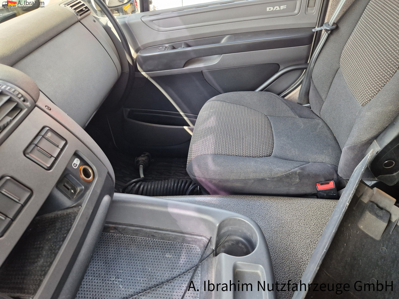 Daf CF 400 FT PTO für Kompressor Standklima, fehlerfrei - Влекач: снимка 4 Daf CF 400 FT PTO für Kompressor Standklima, fehlerfrei - Влекач: снимка 4