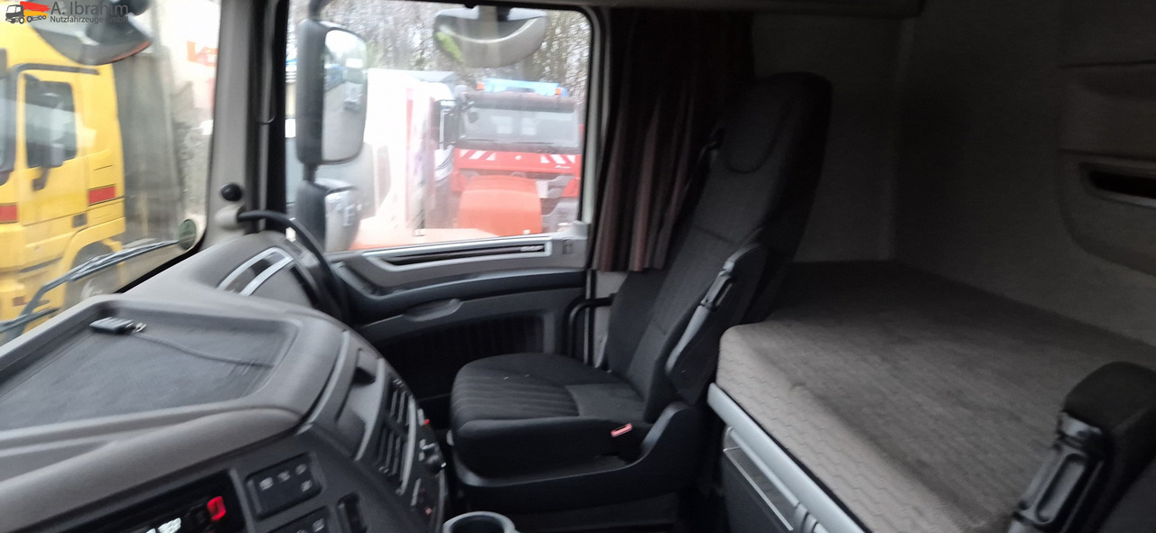 Daf XF 480 FT einsatzbereit 2 x vorhanden - Влекач: снимка 2 Daf XF 480 FT einsatzbereit 2 x vorhanden - Влекач: снимка 2