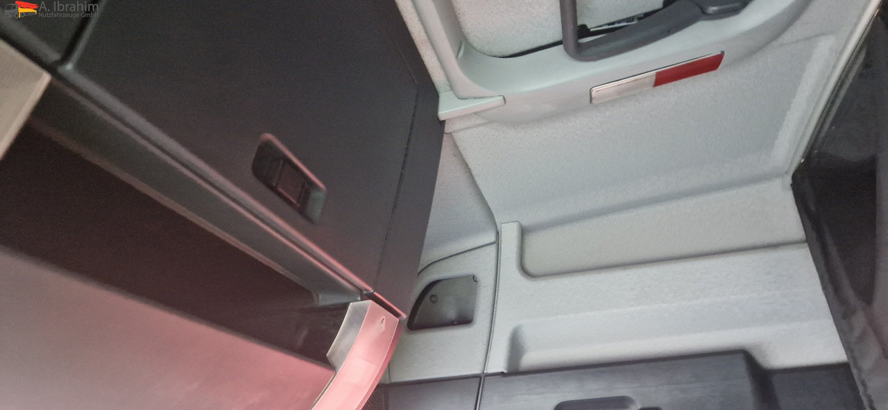 MAN TGS 18.400 PTO für Kompressor Retarder, deutsches Fahrzeug, - Влекач: снимка 5 MAN TGS 18.400 PTO für Kompressor Retarder, deutsches Fahrzeug, - Влекач: снимка 5