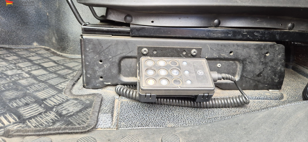 Mercedes-Benz 1841 Kran HIAB 166Bj. 2016 Funk FB ,mp3 - Влекач: снимка 4 Mercedes-Benz 1841 Kran HIAB 166Bj. 2016 Funk FB ,mp3 - Влекач: снимка 4