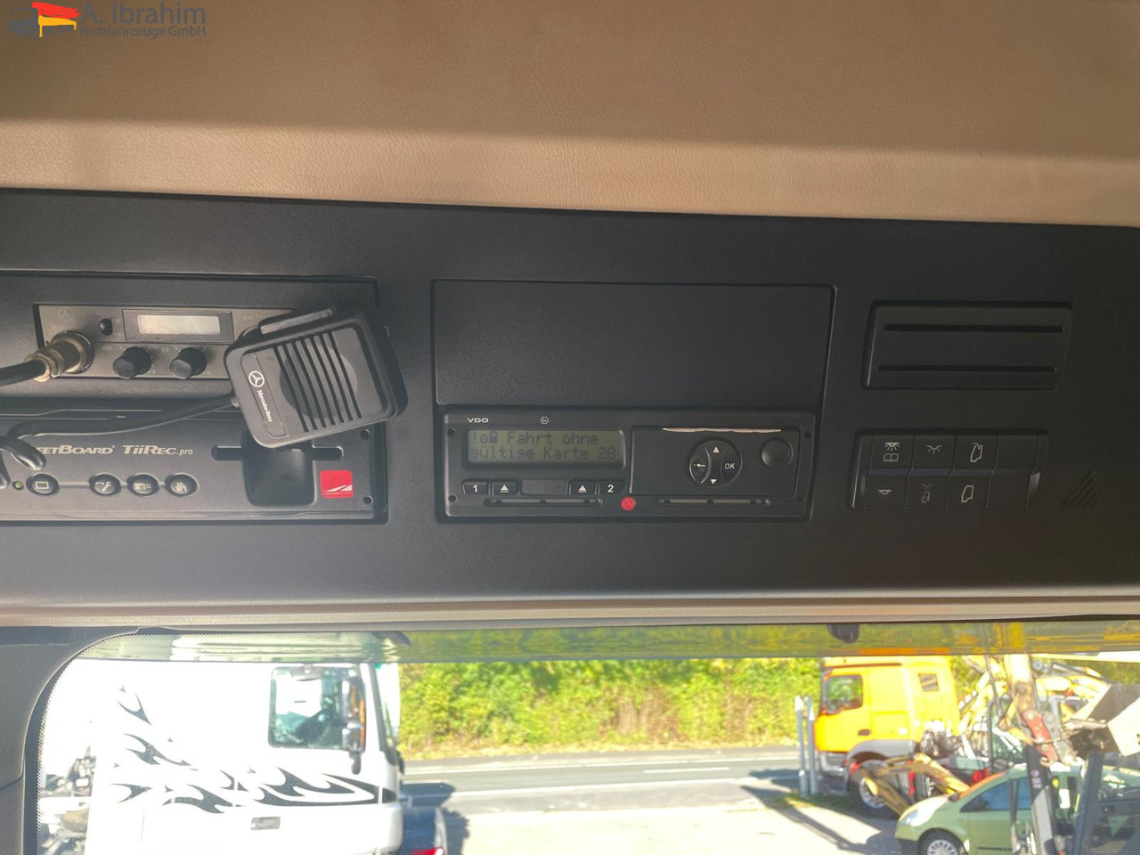 Mercedes-Benz 1842 LS Retarder Klima, Zustand gut, fehlerfrei deutsches Fahrzeug - Влекач: снимка 3 Mercedes-Benz 1842 LS Retarder Klima, Zustand gut, fehlerfrei deutsches Fahrzeug - Влекач: снимка 3