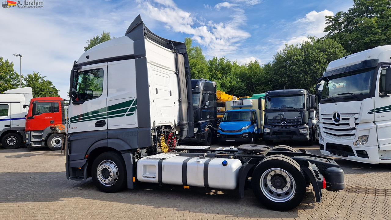 Mercedes-Benz 1842 sehr sauber, deutsches Fahrzeug Retarder, Klima - Влекач: снимка 2 Mercedes-Benz 1842 sehr sauber, deutsches Fahrzeug Retarder, Klima - Влекач: снимка 2