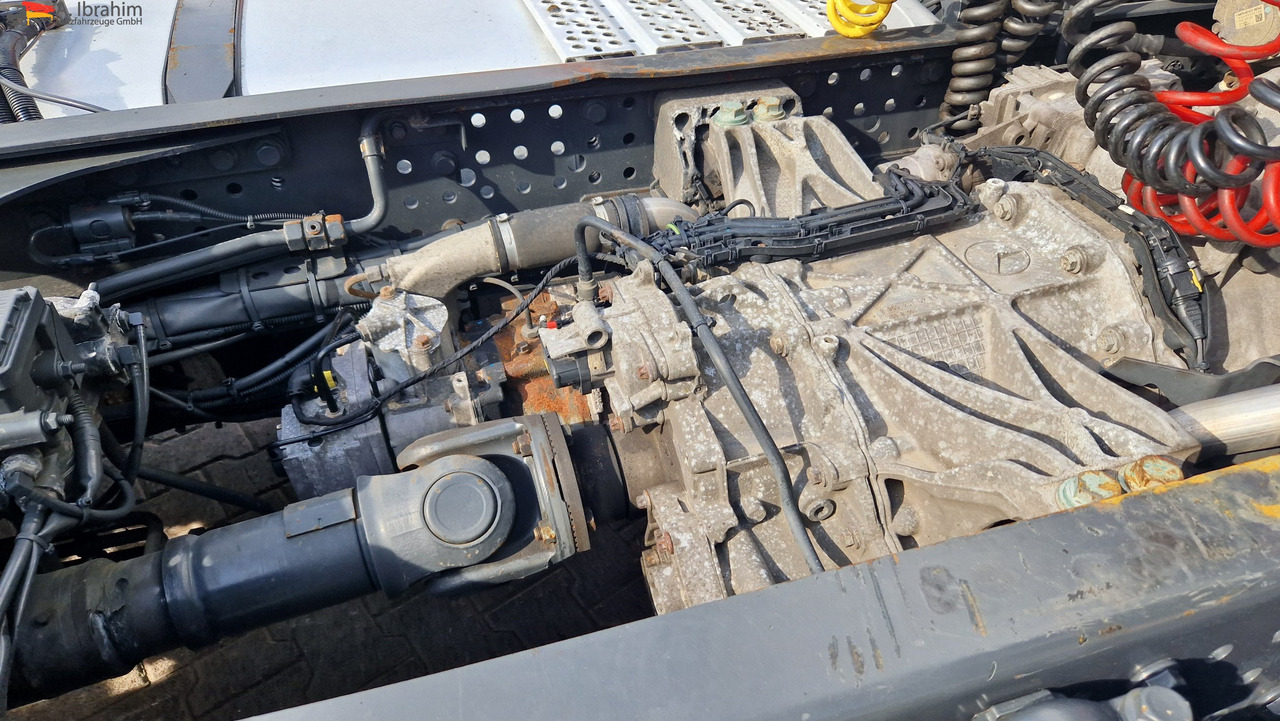 Mercedes-Benz 1842 sehr sauber, deutsches Fahrzeug Retarder, Klima - Влекач: снимка 5 Mercedes-Benz 1842 sehr sauber, deutsches Fahrzeug Retarder, Klima - Влекач: снимка 5