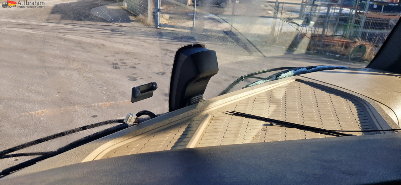 Mercedes-Benz 1842 sehr sauber, deutsches Fahrzeug einsatzbereit - Влекач: снимка 3 Mercedes-Benz 1842 sehr sauber, deutsches Fahrzeug einsatzbereit - Влекач: снимка 3