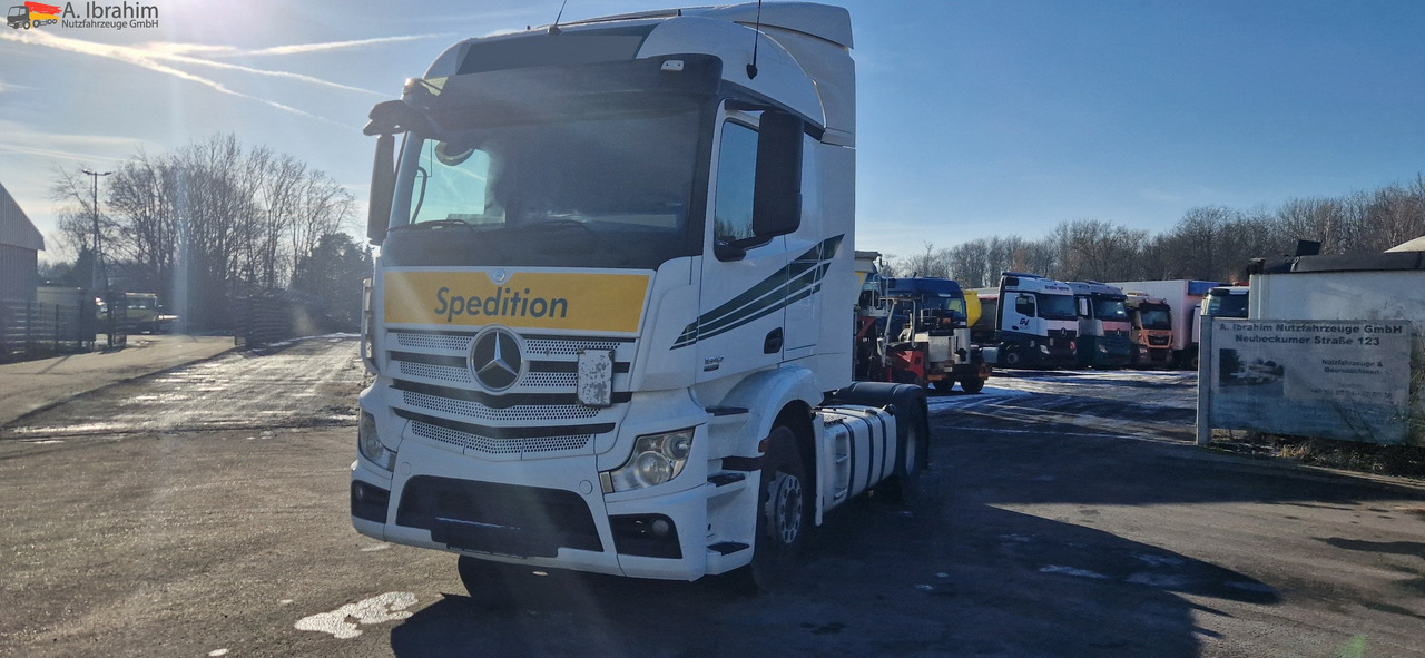 Mercedes-Benz 1842 sehr sauber, deutsches Fahrzeug einsatzbereit - Влекач: снимка 1 Mercedes-Benz 1842 sehr sauber, deutsches Fahrzeug einsatzbereit - Влекач: снимка 1