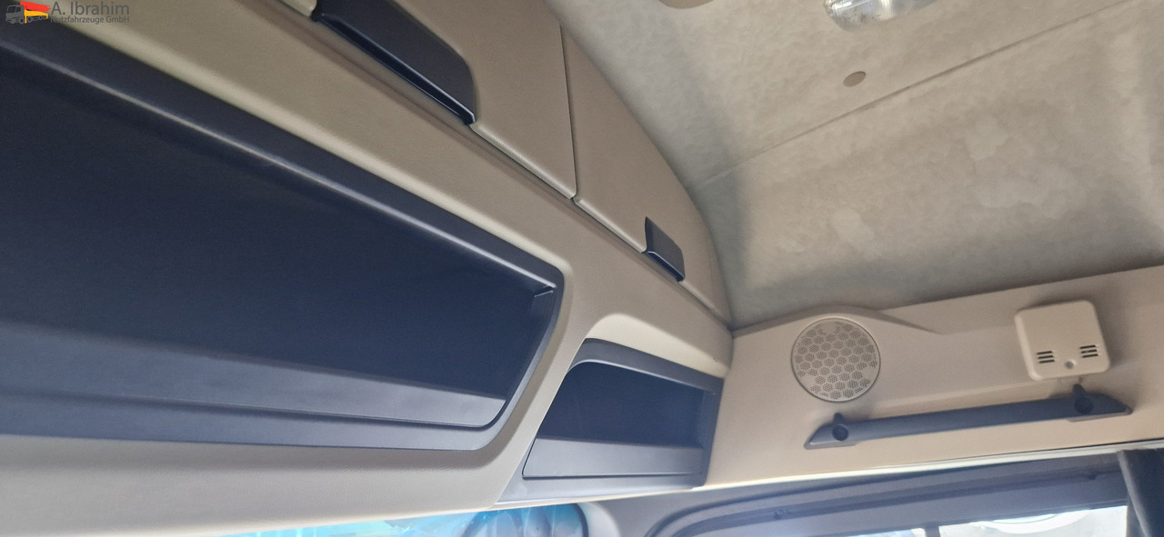 Mercedes-Benz 1842 sehr sauber, deutsches Fahrzeug einsatzbereit - Влекач: снимка 4 Mercedes-Benz 1842 sehr sauber, deutsches Fahrzeug einsatzbereit - Влекач: снимка 4