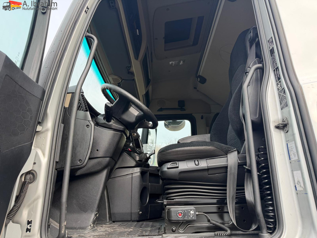 Mercedes-Benz 1842LS Retarder | 4x2 | Klima | MegaSpace - Влекач: снимка 5 Mercedes-Benz 1842LS Retarder | 4x2 | Klima | MegaSpace - Влекач: снимка 5