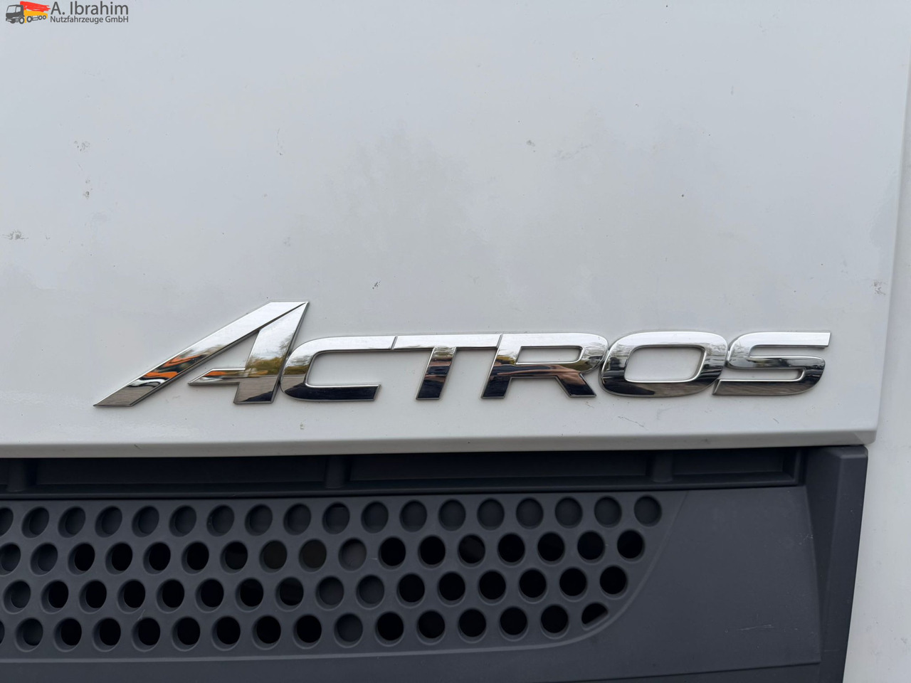 Mercedes-Benz Actros 1846LS Streamspace | Retarder | Euro 6d | Blatt Luft | Original Kilometer - Влекач: снимка 5 Mercedes-Benz Actros 1846LS Streamspace | Retarder | Euro 6d | Blatt Luft | Original Kilometer - Влекач: снимка 5