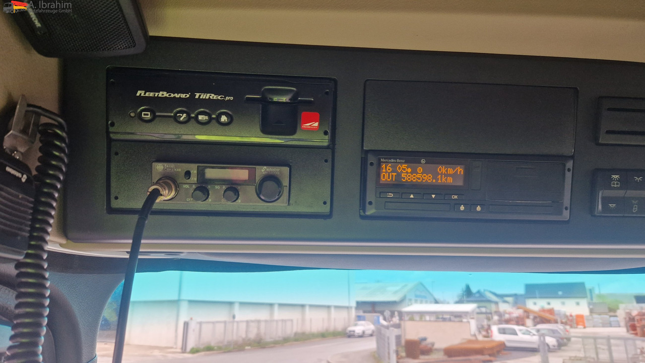 Mercedes-Benz DB 1843 Retarder Kipphydraulik Actros, sehr sauber, Alufelgen - Влекач: снимка 3 Mercedes-Benz DB 1843 Retarder Kipphydraulik Actros, sehr sauber, Alufelgen - Влекач: снимка 3