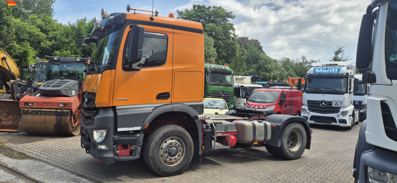 Mercedes-Benz DB 1846 H 4x4 Topzustand einsatzbereit - Влекач: снимка 1 Mercedes-Benz DB 1846 H 4x4 Topzustand einsatzbereit - Влекач: снимка 1