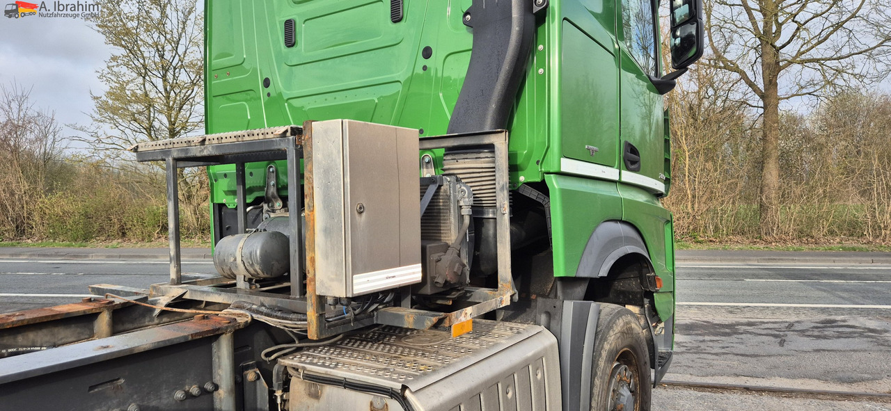 Mercedes-Benz DB 2853 4x4x2H Retarder - Влекач: снимка 4 Mercedes-Benz DB 2853 4x4x2H Retarder - Влекач: снимка 4