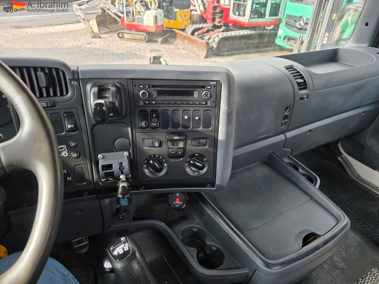 Scania R560 | 6x4 | V8 | Blatt Blatt | Schaltgetriebe | Kipphydraulik | Klima | Trommelbremse| 3 Pedals - Влекач: снимка 3 Scania R560 | 6x4 | V8 | Blatt Blatt | Schaltgetriebe | Kipphydraulik | Klima | Trommelbremse| 3 Pedals - Влекач: снимка 3