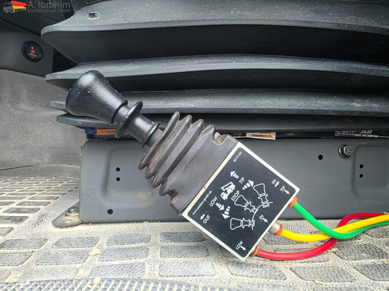 Volvo FH 520 | 6x4 | Schaltgetriebe | Blatt Blatt Klima | Trommelbremse | 3 Pedals - Влекач: снимка 4 Volvo FH 520 | 6x4 | Schaltgetriebe | Blatt Blatt Klima | Trommelbremse | 3 Pedals - Влекач: снимка 4