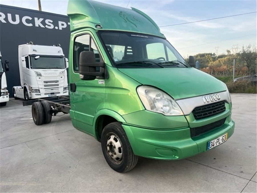 Iveco 35C17 - Лекотоварен автомобил: снимка 2 Iveco 35C17 - Лекотоварен автомобил: снимка 2
