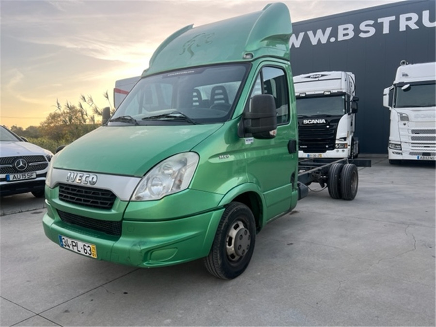 Iveco 35C17 - Лекотоварен автомобил: снимка 1 Iveco 35C17 - Лекотоварен автомобил: снимка 1