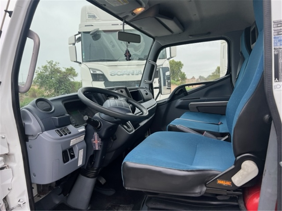 Mitsubishi 7C18 - Изотермичен камион: снимка 5 Mitsubishi 7C18 - Изотермичен камион: снимка 5