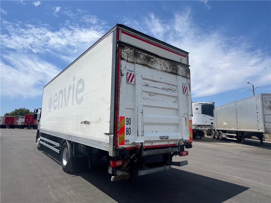 Renault D 19 - Изотермичен камион: снимка 5 Renault D 19 - Изотермичен камион: снимка 5