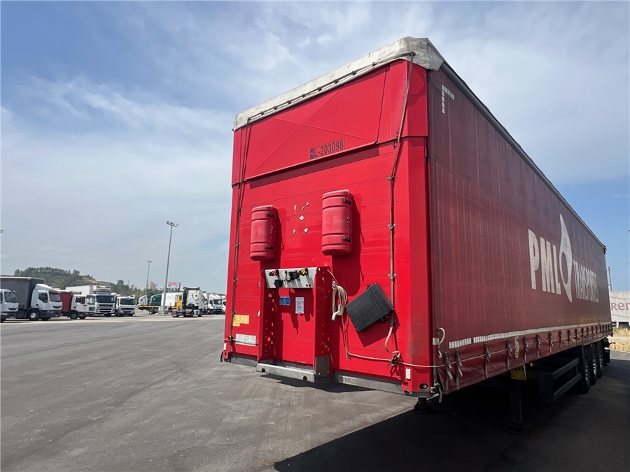 SCHMITZ CARGOBULL SCB-S3T TETO ELEVAR - Брезентово полуремарке: снимка 1 SCHMITZ CARGOBULL SCB-S3T TETO ELEVAR - Брезентово полуремарке: снимка 1