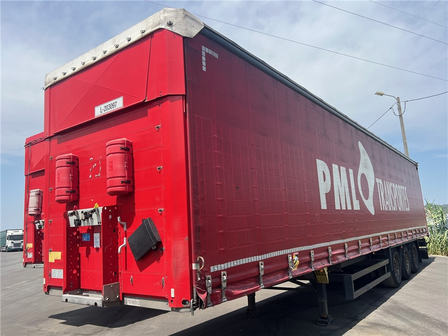 SCHMITZ CARGOBULL SCB-S3T TETO ELEVAR - Брезентово полуремарке: снимка 1 SCHMITZ CARGOBULL SCB-S3T TETO ELEVAR - Брезентово полуремарке: снимка 1