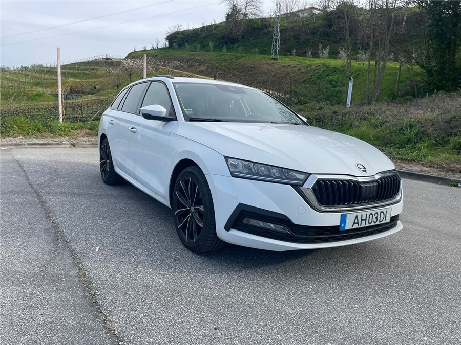 SKODA OCTAVIA - Лек автомобил: снимка 1 SKODA OCTAVIA - Лек автомобил: снимка 1