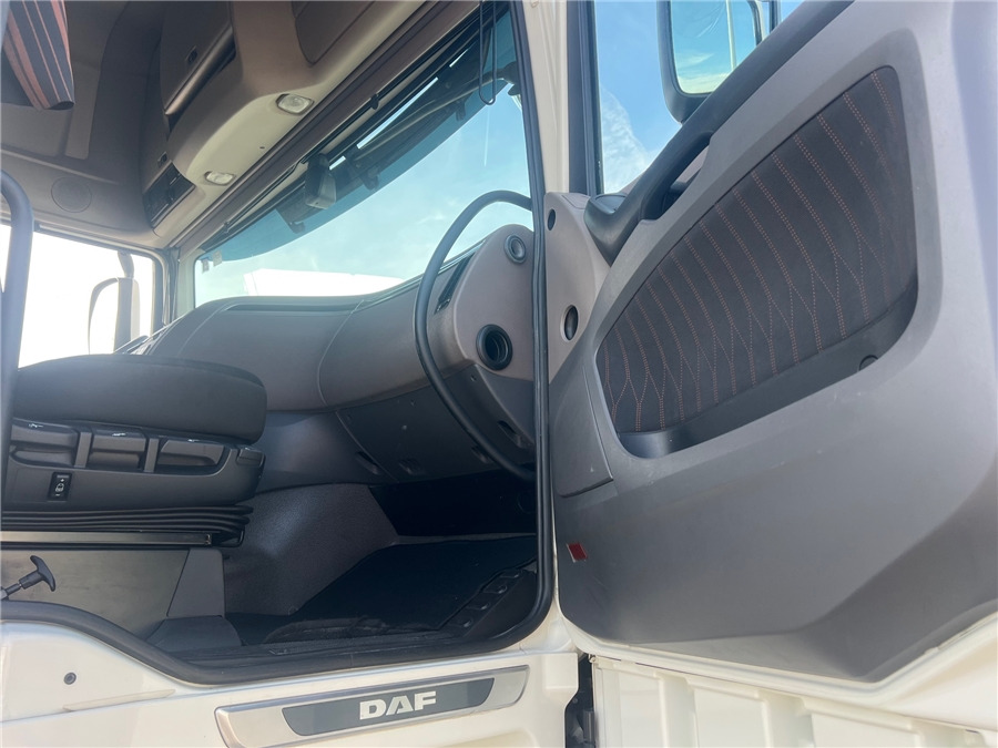 Влекач DAF XF 105/480: снимка 13