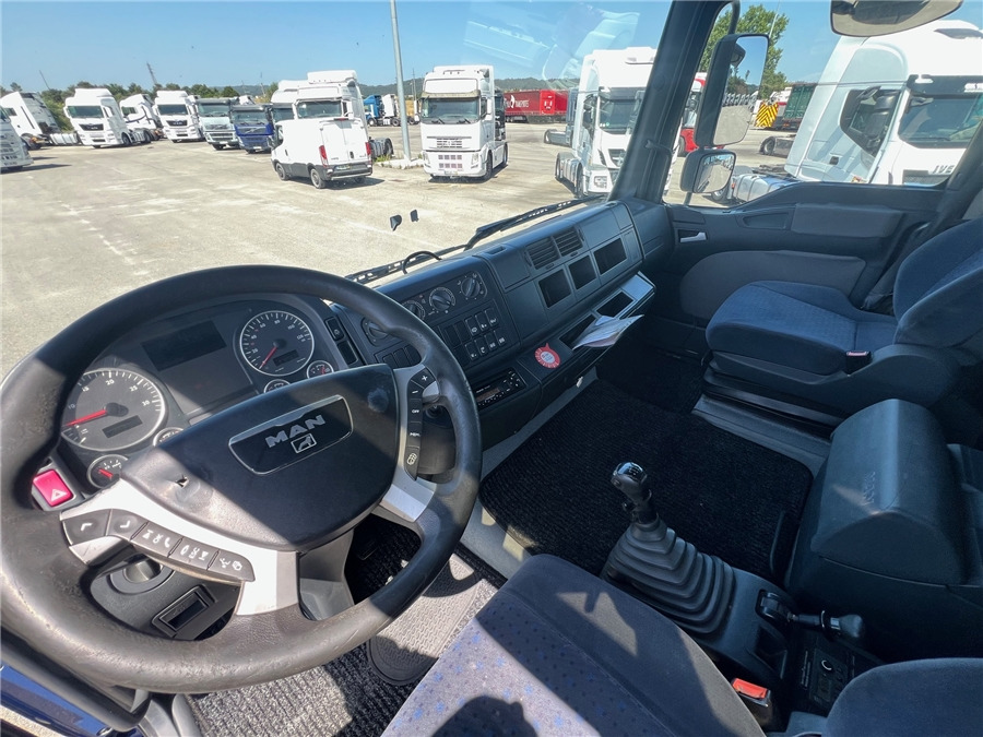 Влекач MAN TGA 18.430: снимка 18