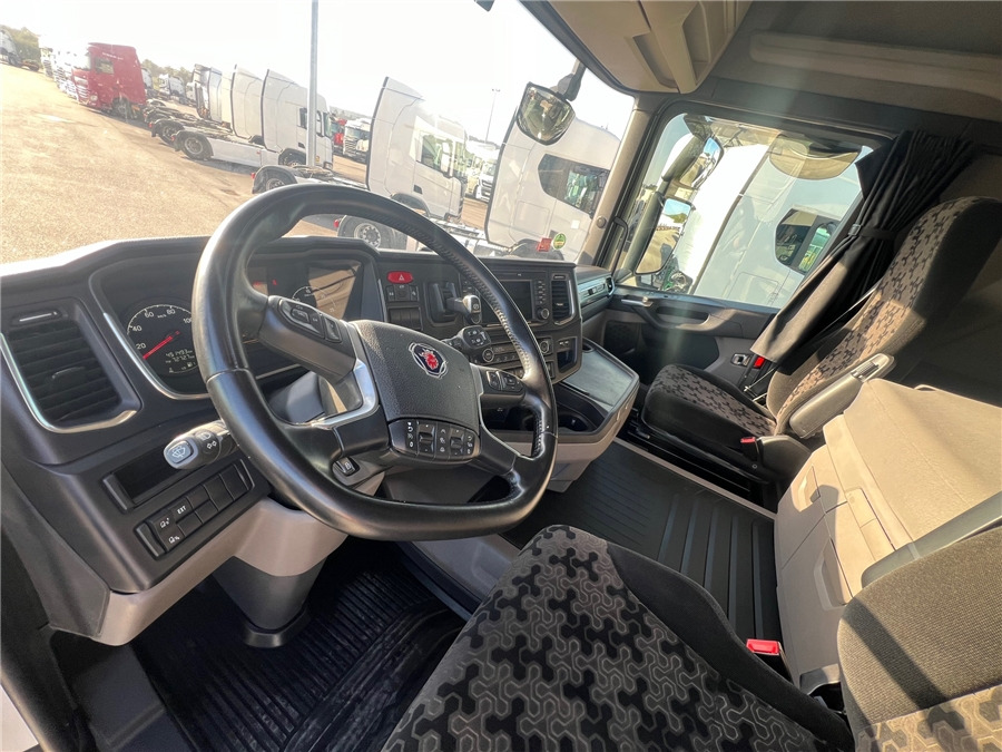 Влекач Scania R450: снимка 15