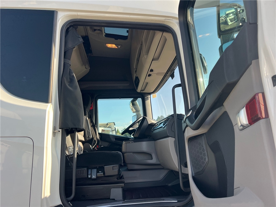 Влекач Scania R450: снимка 12