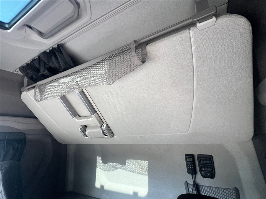 Влекач Scania R450: снимка 17